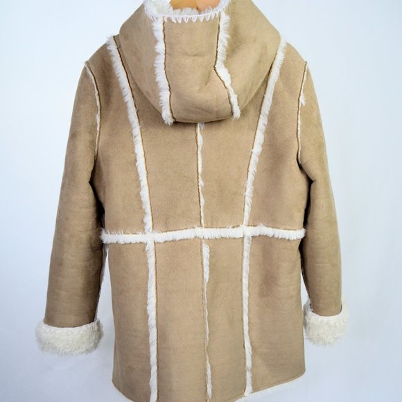 Liv a Little Coat - Picture 3 of 3